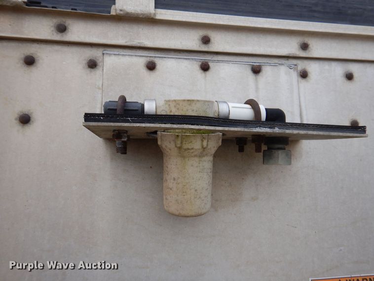 image for item DK5162 2004 Wilson PSDCL-411P  livestock trailer