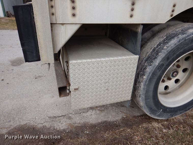 image for item DK5162 2004 Wilson PSDCL-411P  livestock trailer