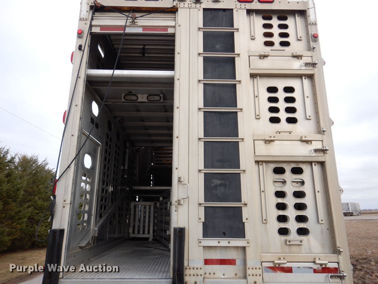 image for item DK5162 2004 Wilson PSDCL-411P  livestock trailer