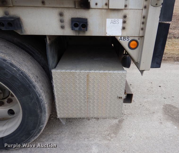 image for item DK5162 2004 Wilson PSDCL-411P  livestock trailer