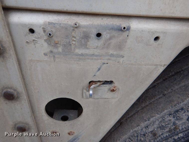 image for item DK5162 2004 Wilson PSDCL-411P  livestock trailer