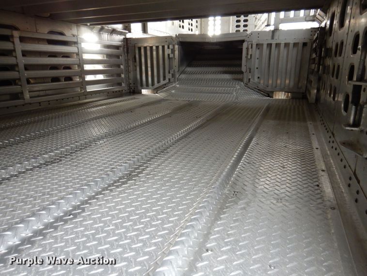 image for item DK5162 2004 Wilson PSDCL-411P  livestock trailer