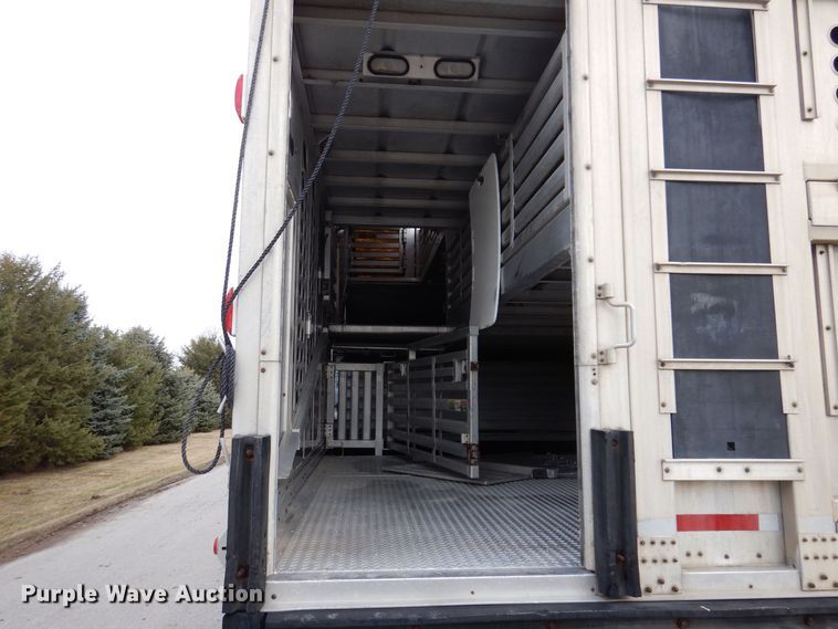 image for item DK5162 2004 Wilson PSDCL-411P  livestock trailer