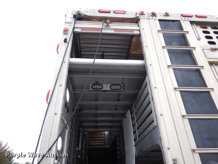 image for item DK5162 2004 Wilson PSDCL-411P  livestock trailer