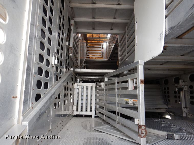 image for item DK5162 2004 Wilson PSDCL-411P  livestock trailer