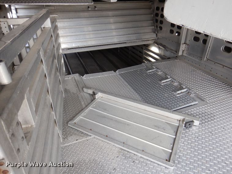 image for item DK5162 2004 Wilson PSDCL-411P  livestock trailer