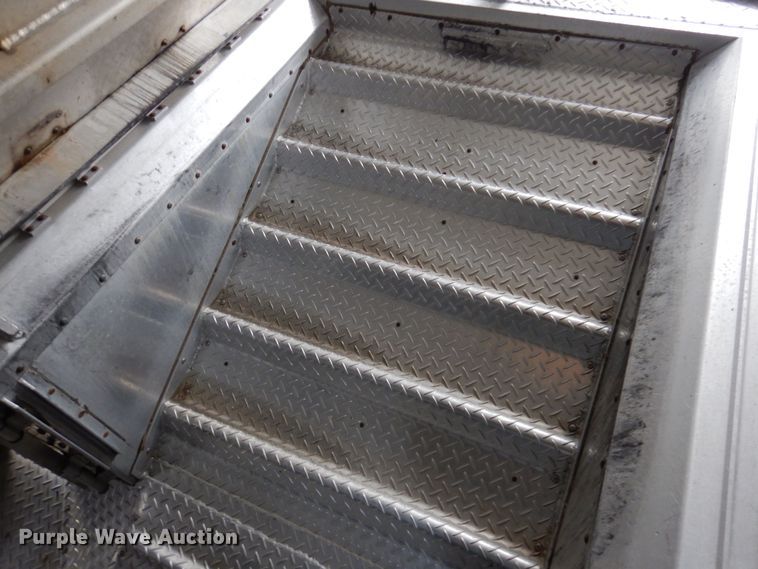 image for item DK5162 2004 Wilson PSDCL-411P  livestock trailer