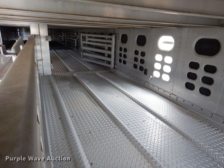 image for item DK5162 2004 Wilson PSDCL-411P  livestock trailer