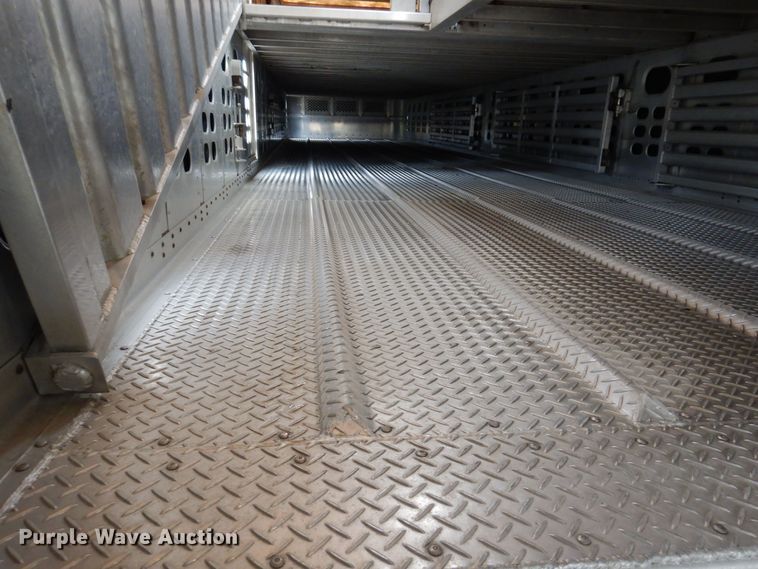 image for item DK5162 2004 Wilson PSDCL-411P  livestock trailer