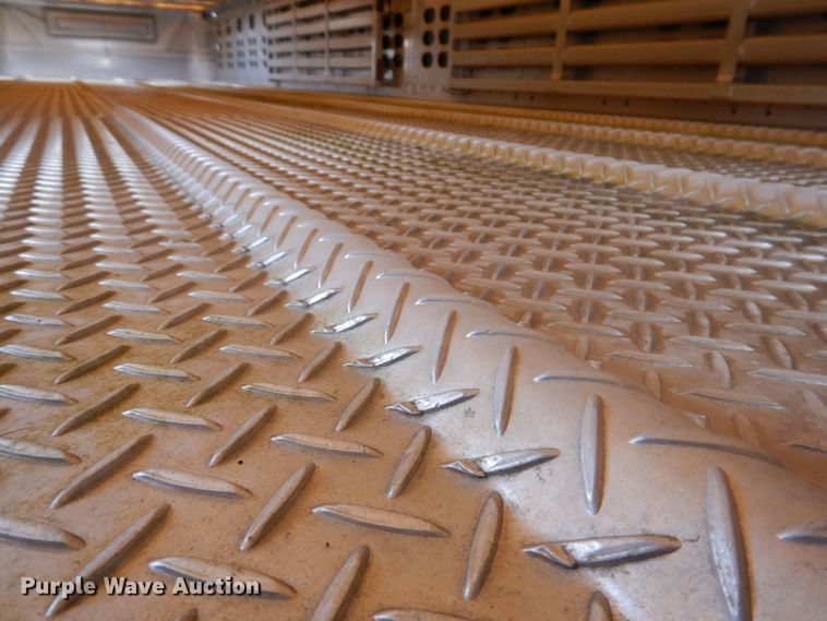 image for item DK5162 2004 Wilson PSDCL-411P  livestock trailer