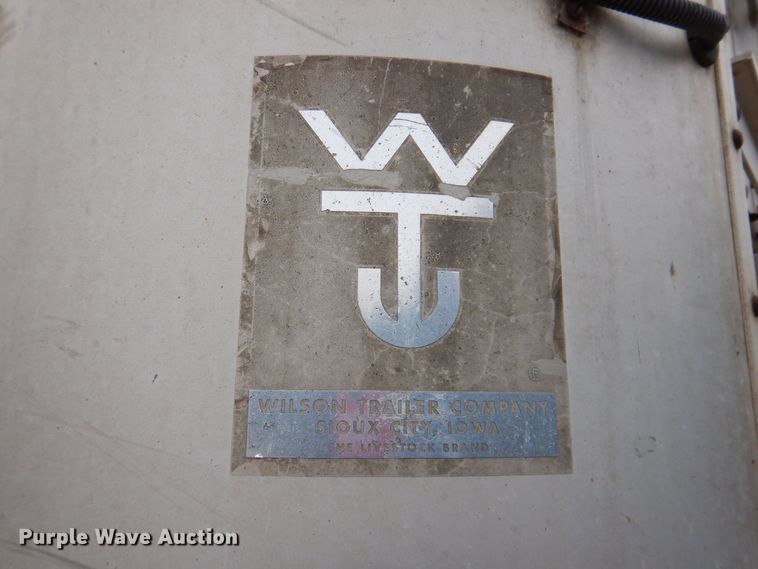 image for item DK5162 2004 Wilson PSDCL-411P  livestock trailer
