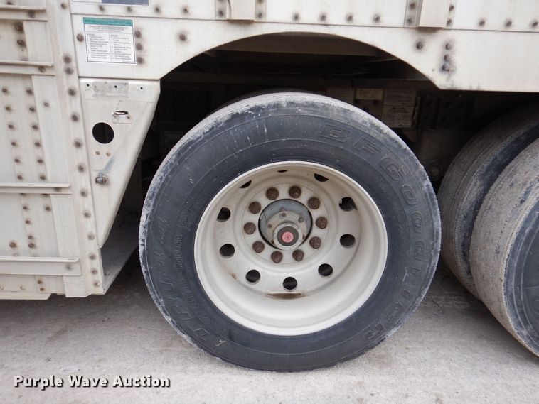 image for item DK5162 2004 Wilson PSDCL-411P  livestock trailer