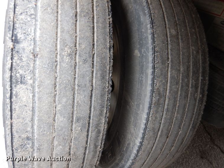 image for item DK5162 2004 Wilson PSDCL-411P  livestock trailer