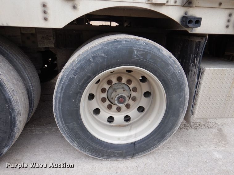 image for item DK5162 2004 Wilson PSDCL-411P  livestock trailer