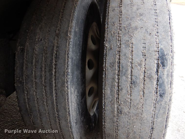 image for item DK5162 2004 Wilson PSDCL-411P  livestock trailer