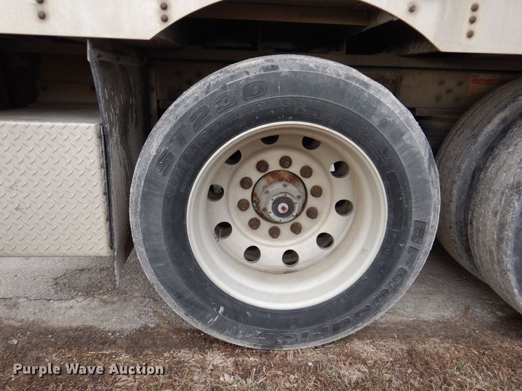 image for item DK5162 2004 Wilson PSDCL-411P  livestock trailer