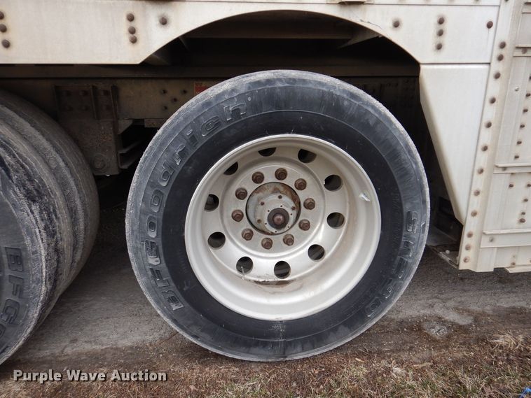 image for item DK5162 2004 Wilson PSDCL-411P  livestock trailer