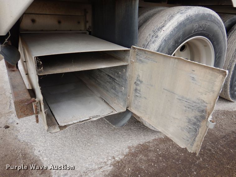 image for item DK5163 2006 Wilson PSDCL-411P  livestock trailer