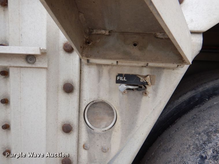 image for item DK5163 2006 Wilson PSDCL-411P  livestock trailer