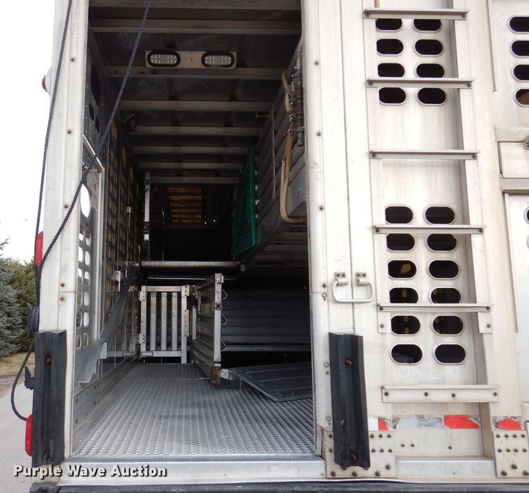 image for item DK5163 2006 Wilson PSDCL-411P  livestock trailer
