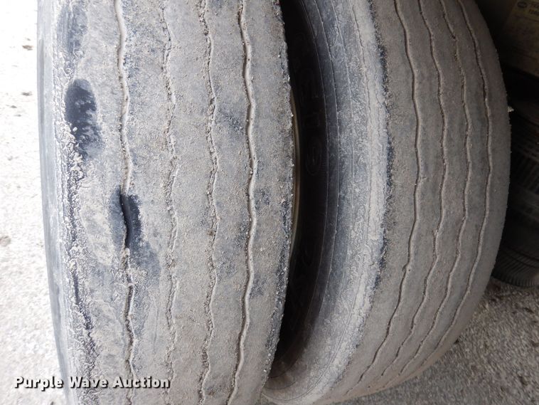 image for item DK5163 2006 Wilson PSDCL-411P  livestock trailer