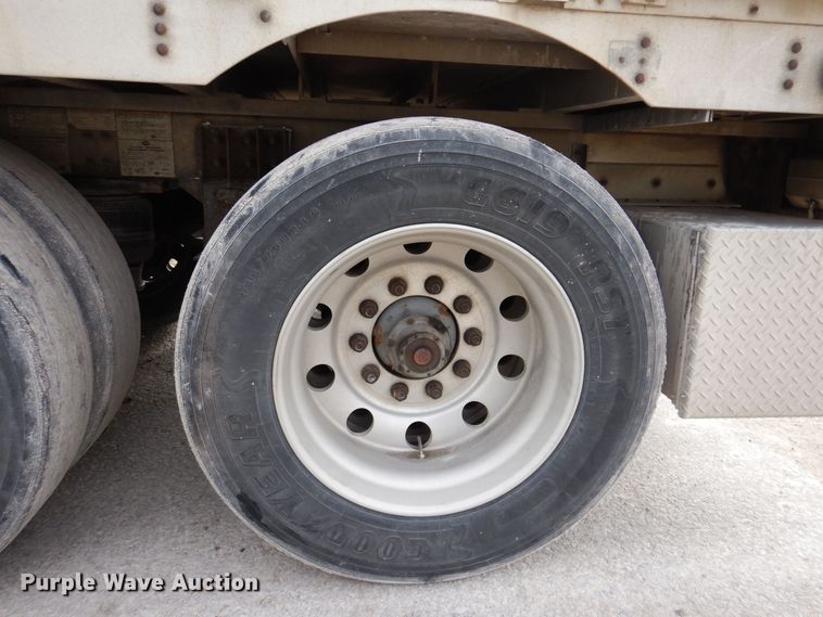 image for item DK5163 2006 Wilson PSDCL-411P  livestock trailer