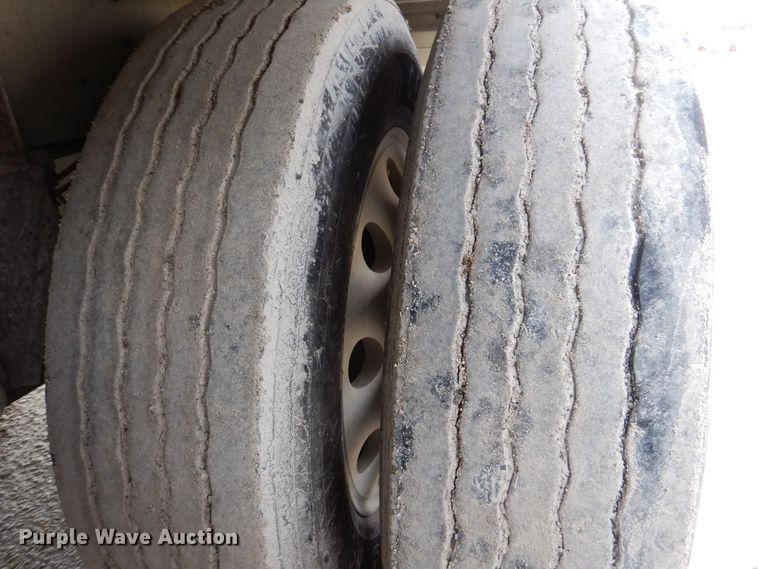 image for item DK5163 2006 Wilson PSDCL-411P  livestock trailer