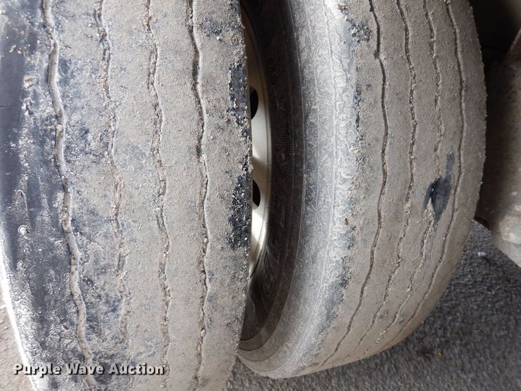 image for item DK5163 2006 Wilson PSDCL-411P  livestock trailer