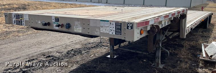 image for item DQ3992 2004 Wilson CFD-900  drop deck trailer