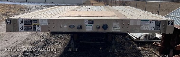 image for item DQ3992 2004 Wilson CFD-900  drop deck trailer