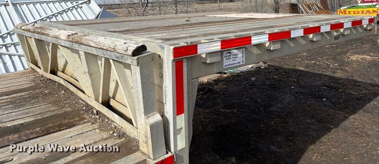 image for item DQ3992 2004 Wilson CFD-900  drop deck trailer