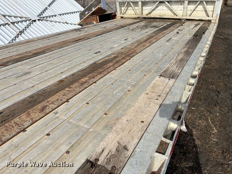 image for item DQ3992 2004 Wilson CFD-900  drop deck trailer