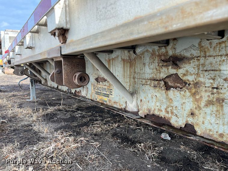 image for item DQ3992 2004 Wilson CFD-900  drop deck trailer