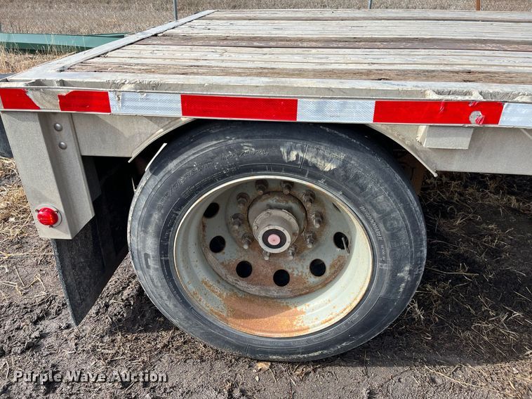 image for item DQ3992 2004 Wilson CFD-900  drop deck trailer