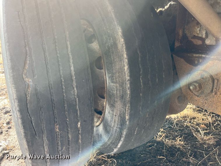 image for item DQ3992 2004 Wilson CFD-900  drop deck trailer