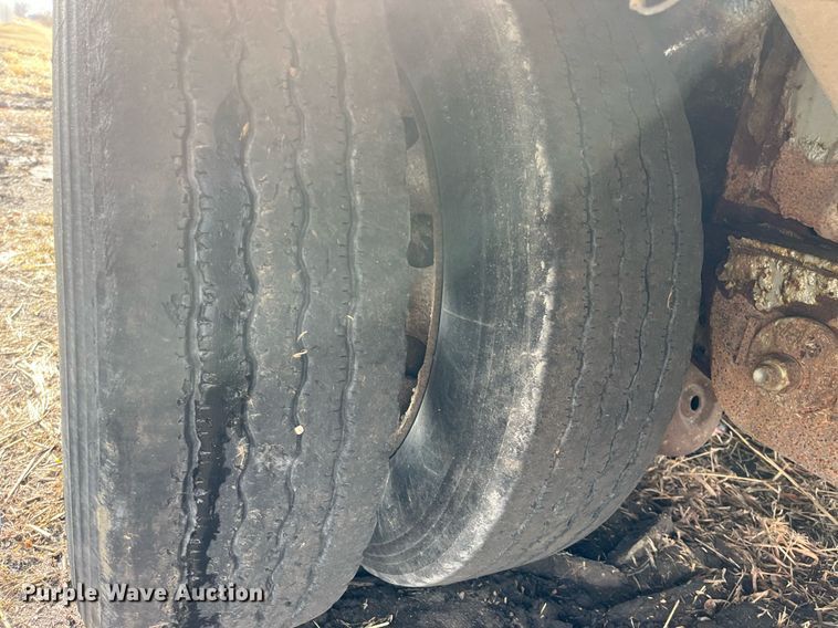 image for item DQ3992 2004 Wilson CFD-900  drop deck trailer