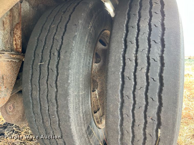 image for item DQ3992 2004 Wilson CFD-900  drop deck trailer