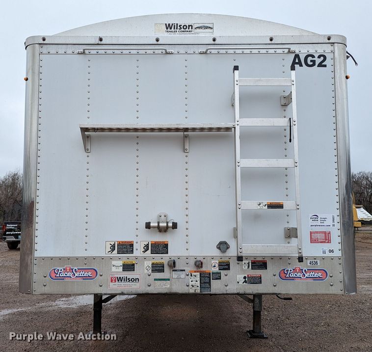 image for item DR6837 2013 Wilson DWH-551  grain trailer