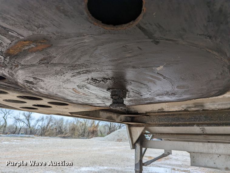 image for item DR6837 2013 Wilson DWH-551  grain trailer