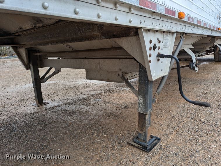 image for item DR6837 2013 Wilson DWH-551  grain trailer