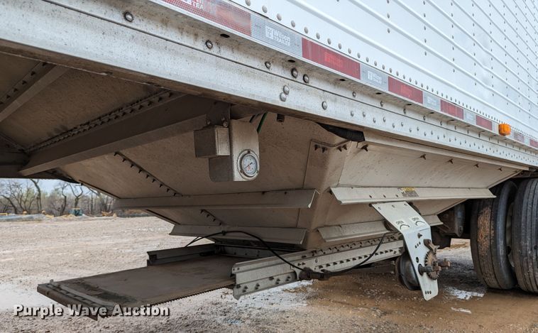 image for item DR6837 2013 Wilson DWH-551  grain trailer