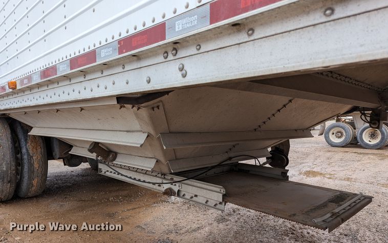 image for item DR6837 2013 Wilson DWH-551  grain trailer