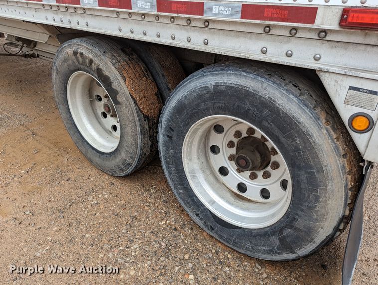 image for item DR6837 2013 Wilson DWH-551  grain trailer