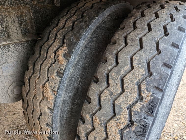 image for item DR6837 2013 Wilson DWH-551  grain trailer