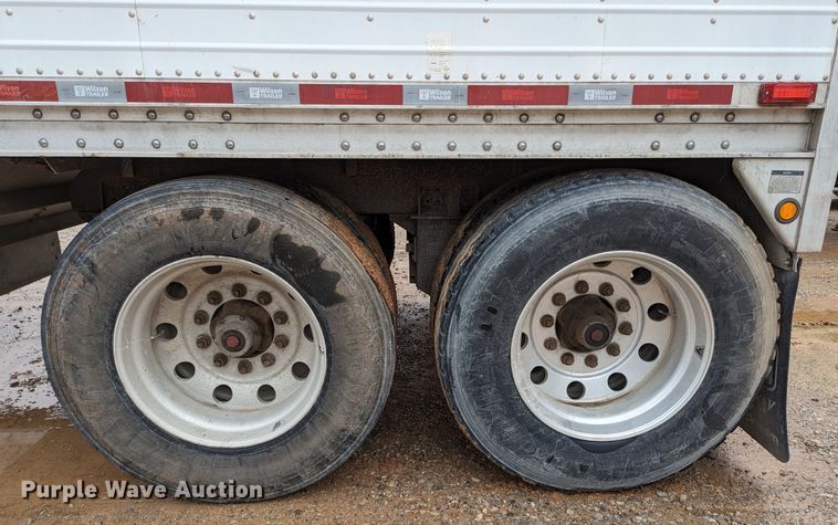 image for item DR6837 2013 Wilson DWH-551  grain trailer