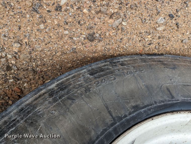 image for item DR6837 2013 Wilson DWH-551  grain trailer