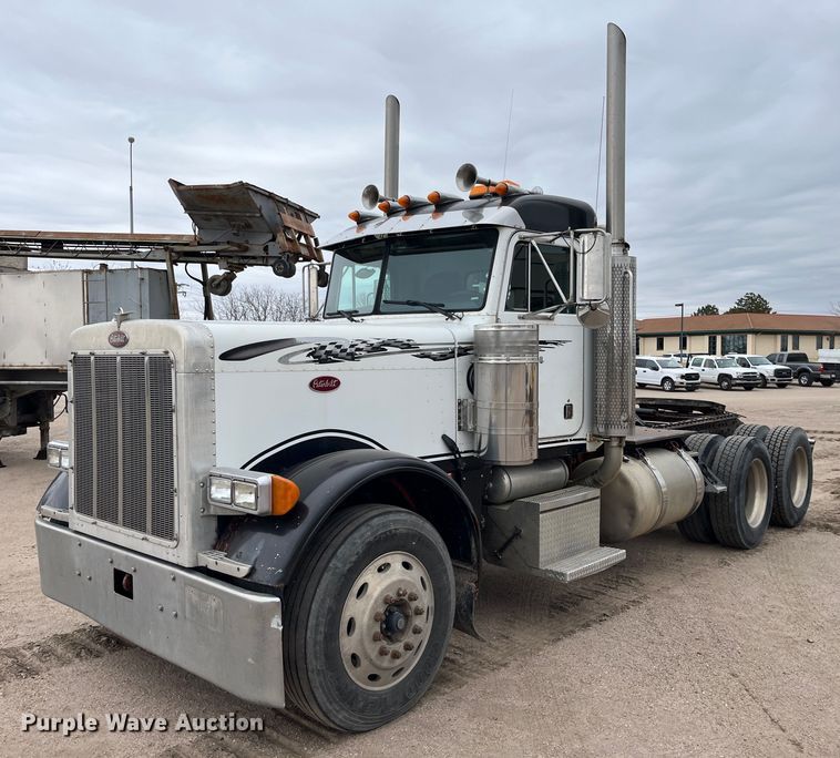 image for item DS1791 2002 Peterbilt 379  semi truck