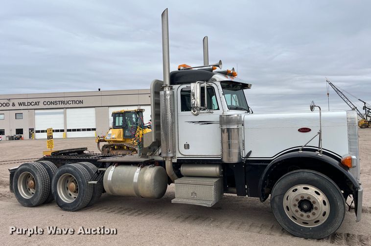 image for item DS1791 2002 Peterbilt 379  semi truck