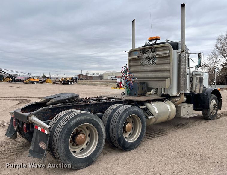 image for item DS1791 2002 Peterbilt 379  semi truck