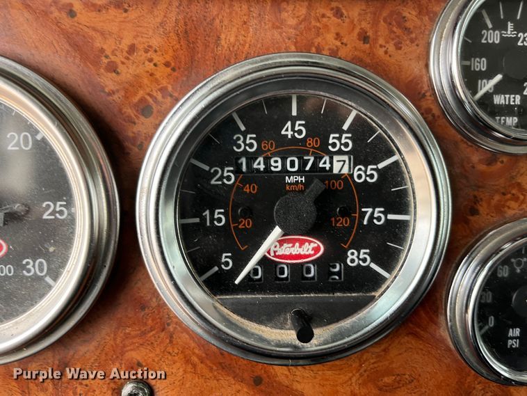 image for item DS1791 2002 Peterbilt 379  semi truck